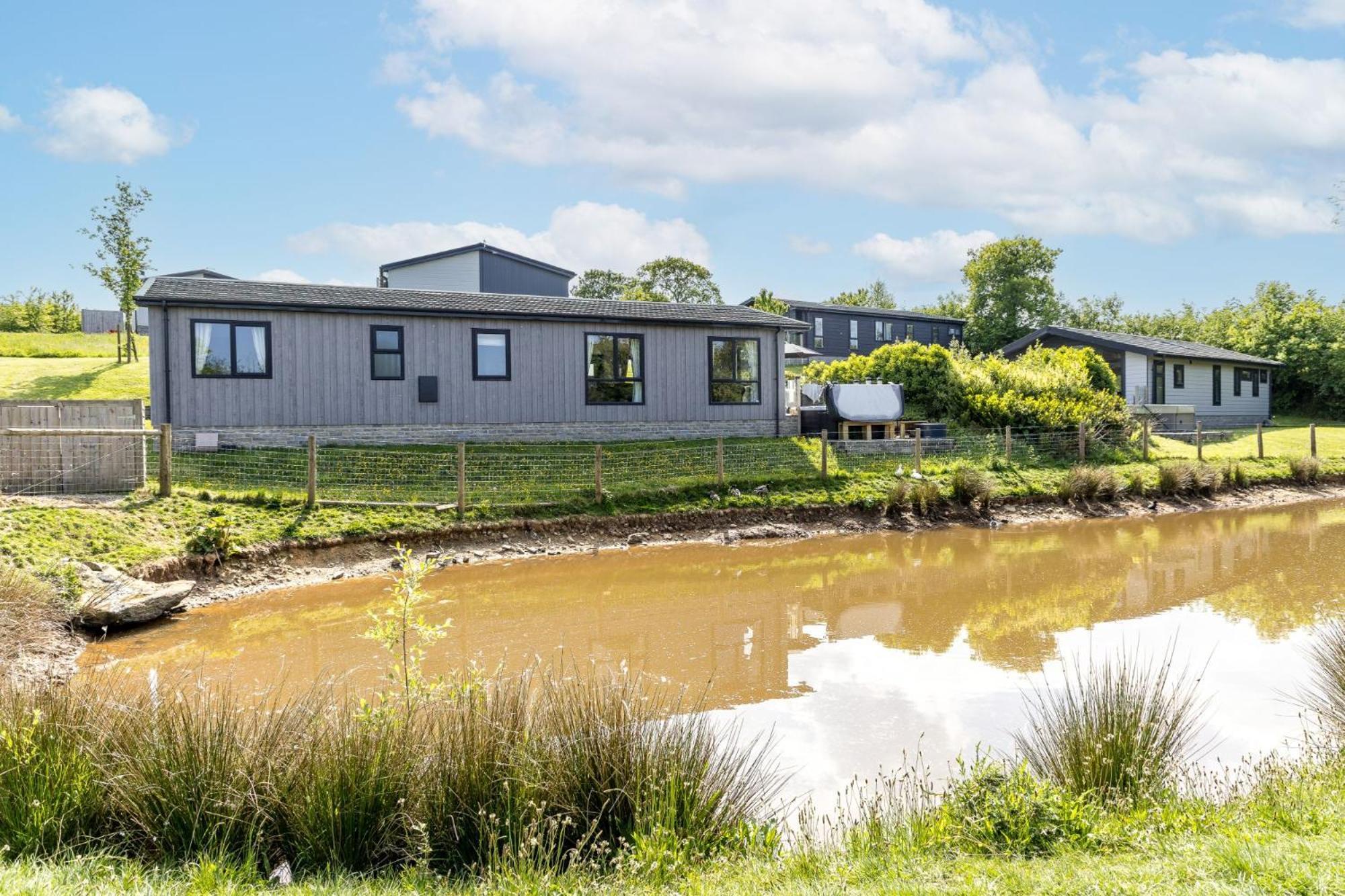 Lilac Lodge, 22 Roadford Lake Lodges Lifton Exterior foto